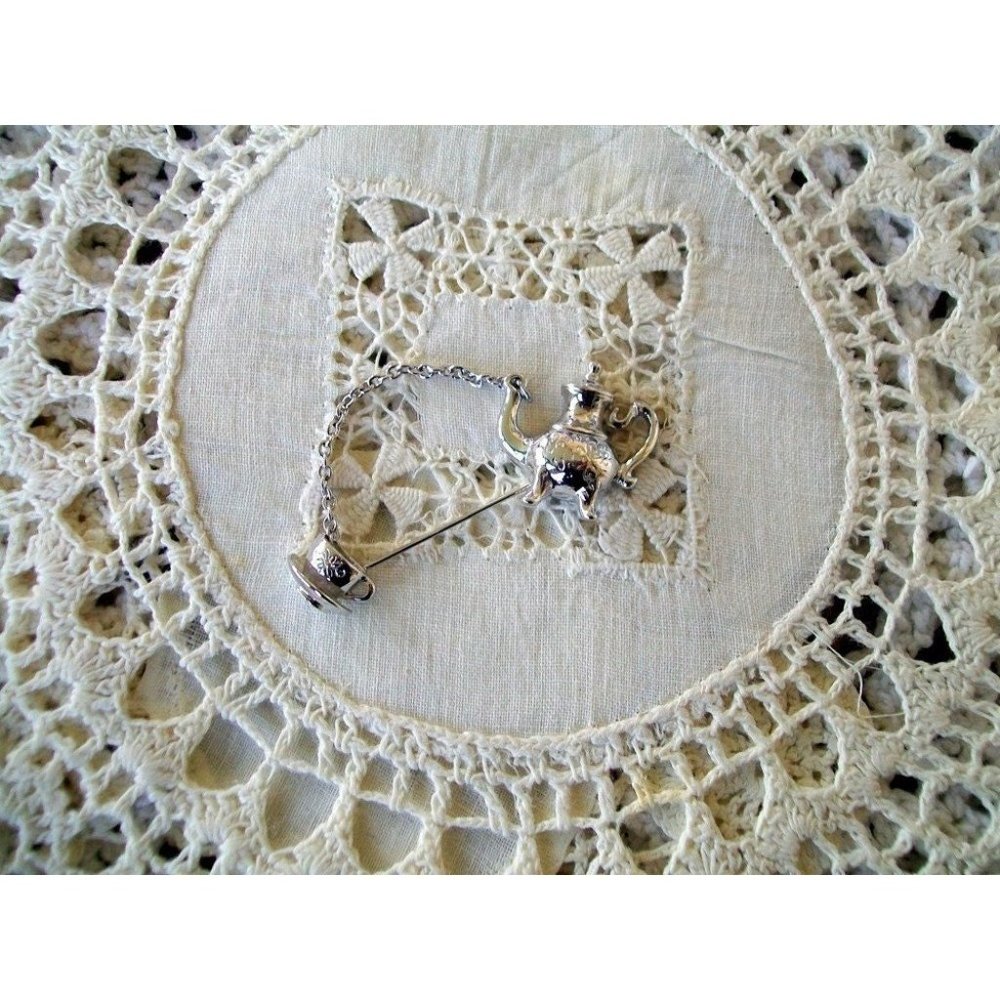 A Teapot Pouring into a Teacup Vintage Stickpin Silver Tone Avon - Picture 2 of 5